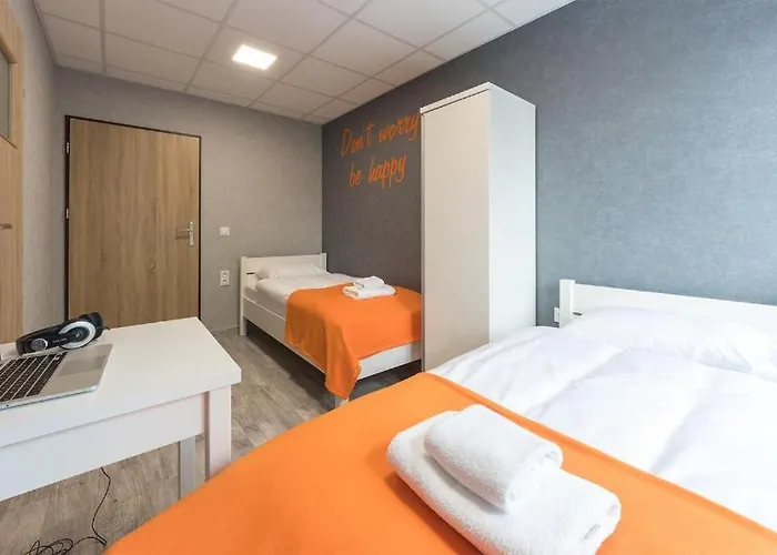 Dom Sportowca לינה וארוחת בוקר ראסיבורז'